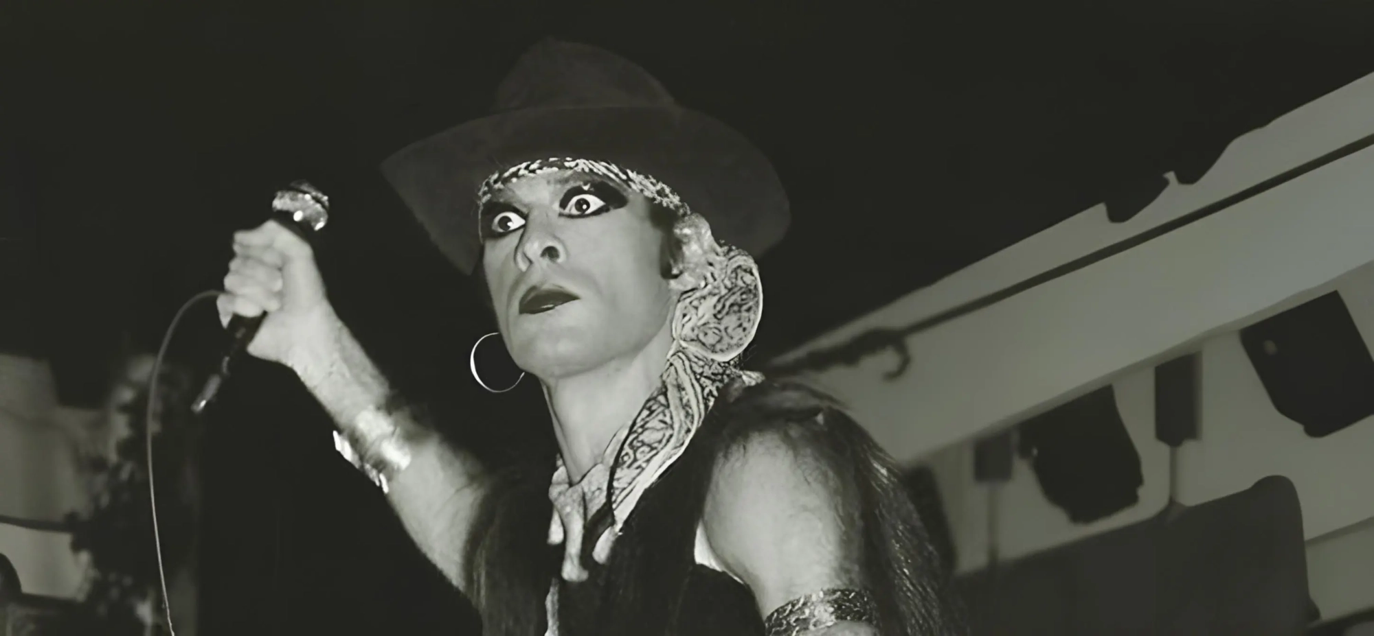 1517395_663347470379433_1867904325274186978_n-725x1024 (1) (2) (1)