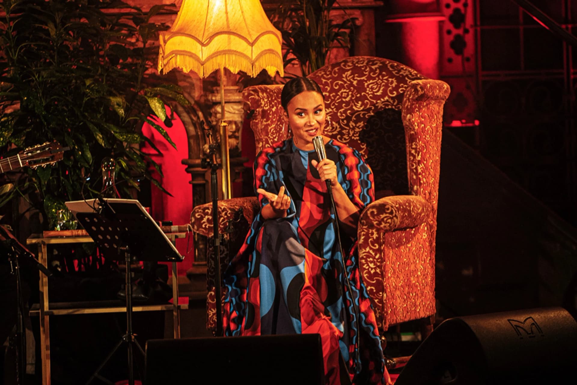 mayra andraade (feature)