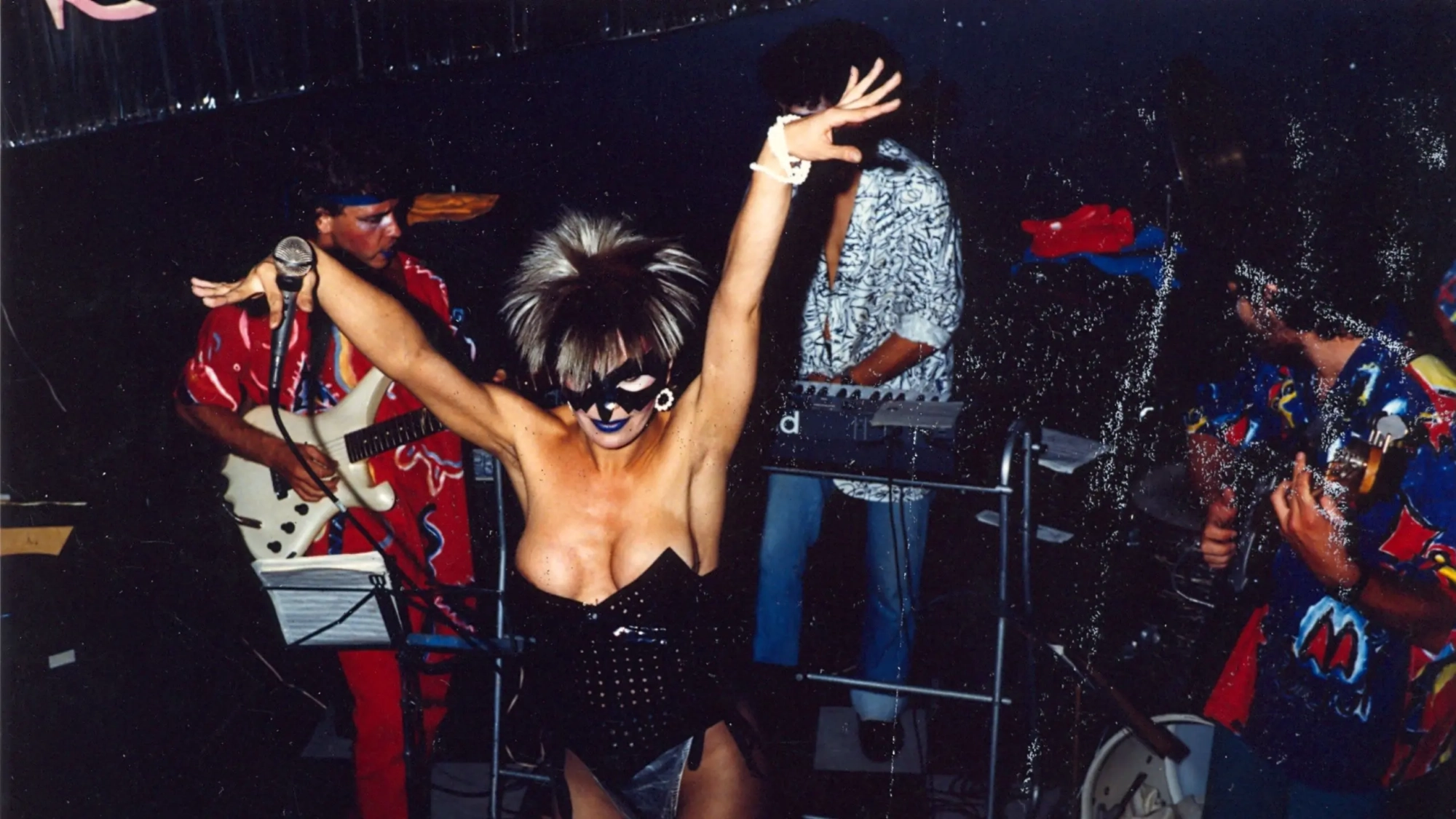 claudia wonder (banner)