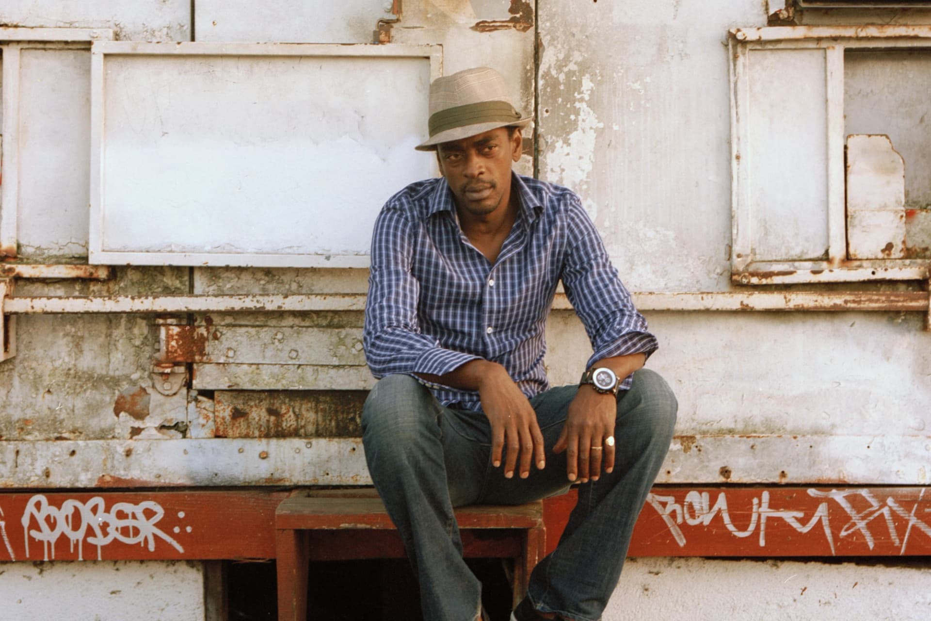 SEU JORGE (FEATURE)
