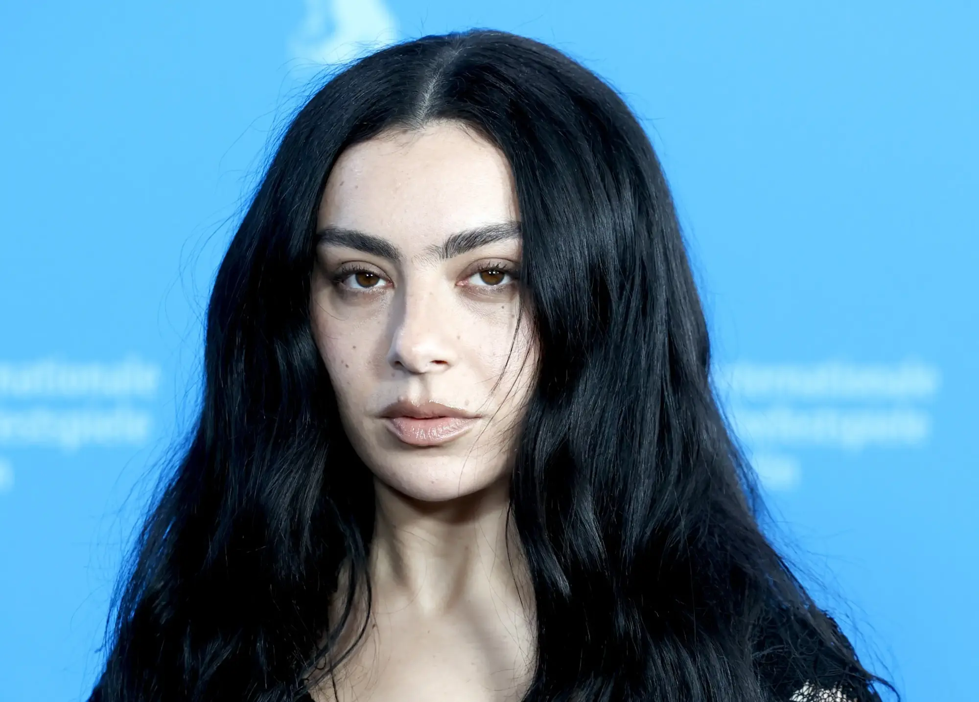 Charli_xcx_at_Berlinale_2026-1