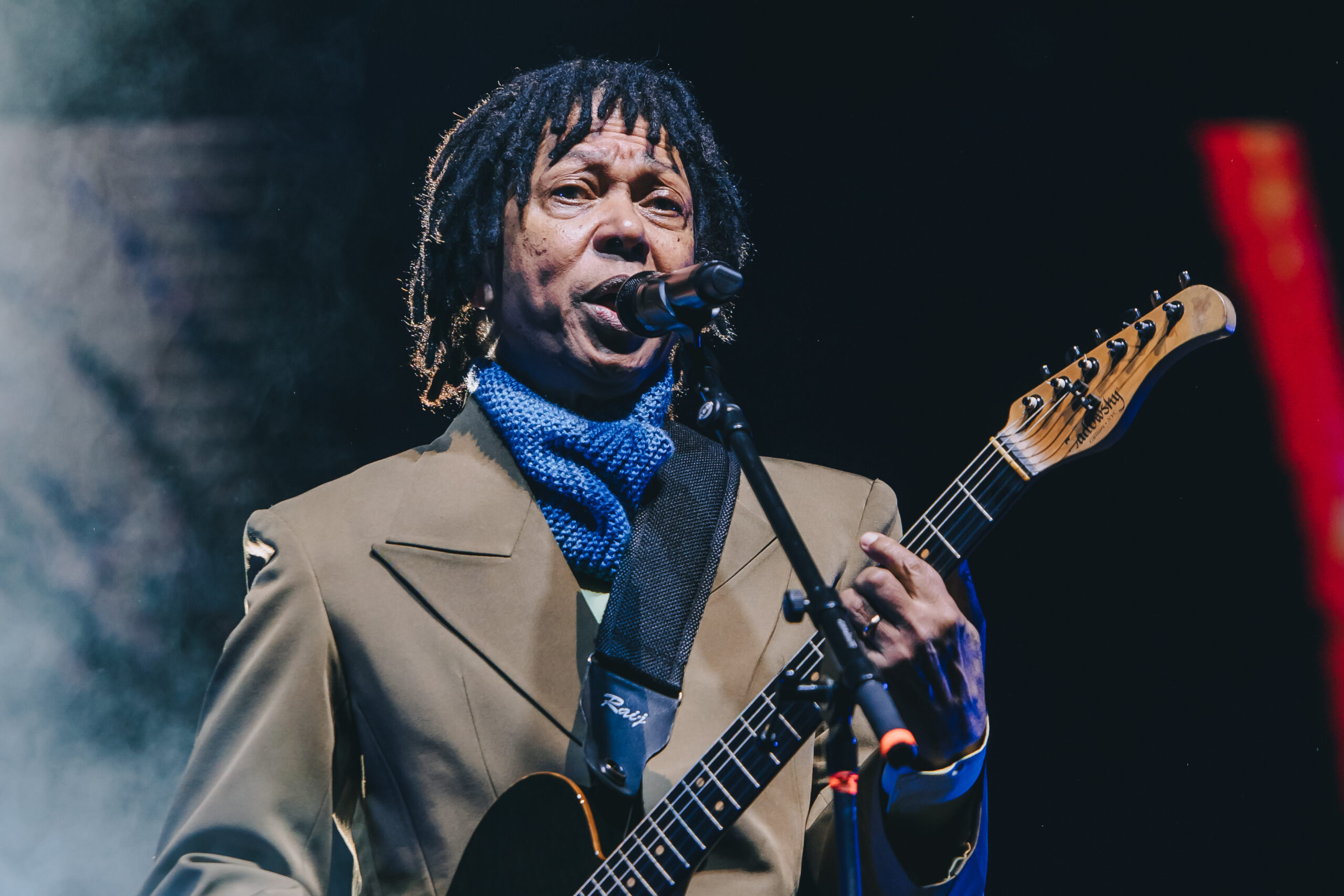 10 capas de discos marcantes de Djavan