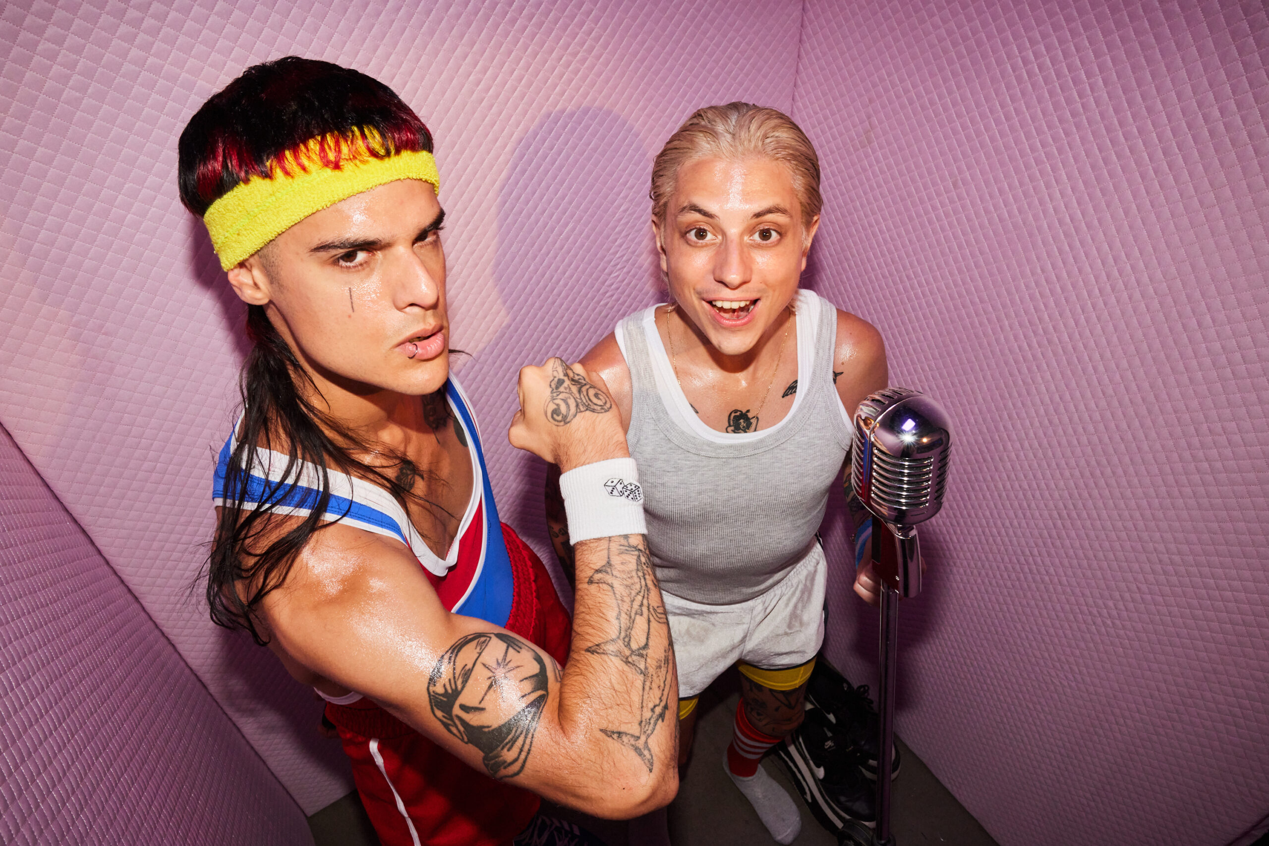 Após sucesso no Lolla, CA7RIEL & Paco Amoroso voltam ao Brasil