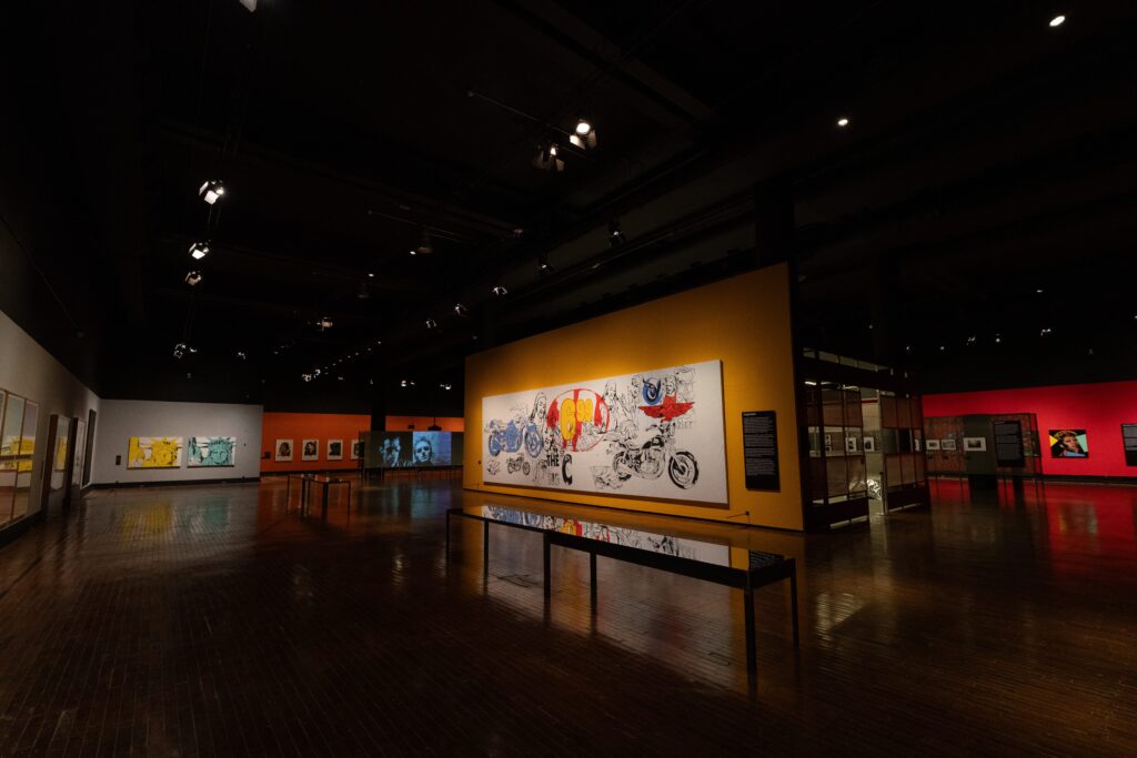 A relação de Andy Warhol com a música pode ser vista na exposição “Andy Warhol: Pop Art!”